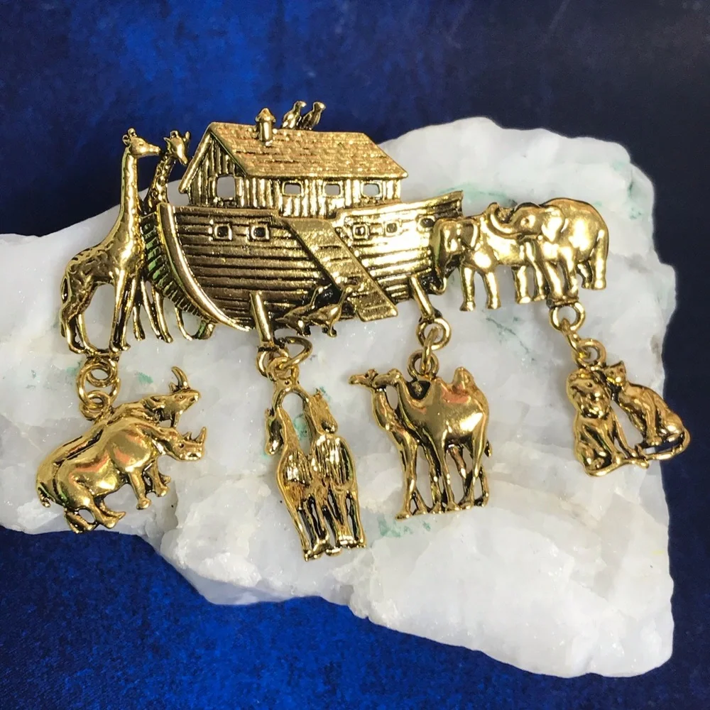 Gold tone Noahs ark brooch pin with animal dangle charms